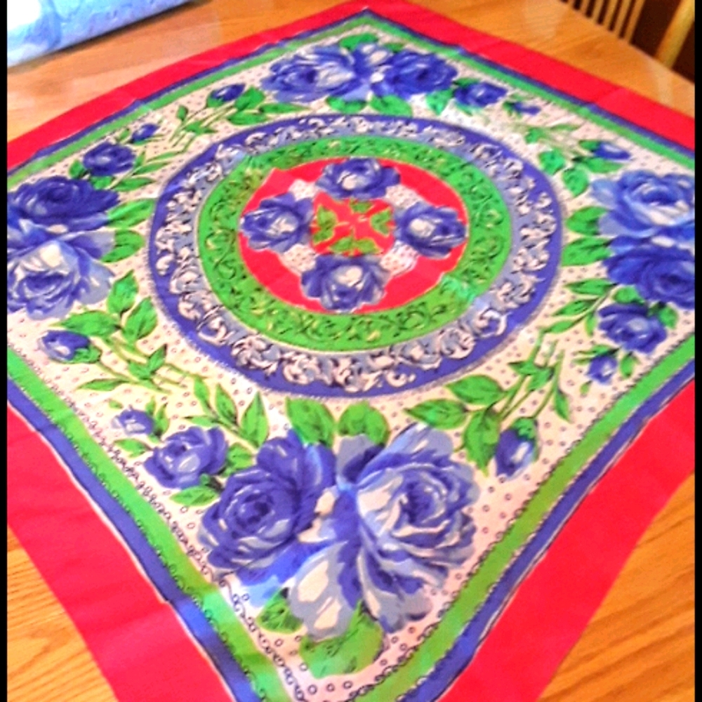 Large gorgeous scarf beautiful colors silk